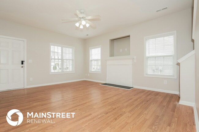 Photo - 4825 Green Spring Dr