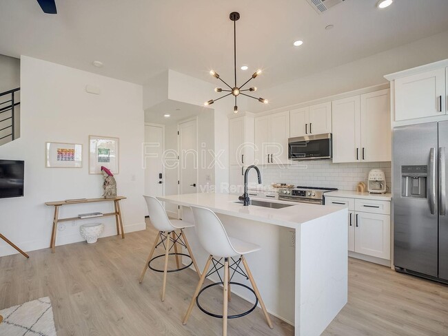 Photo - 775 W Coolidge St Unit 6