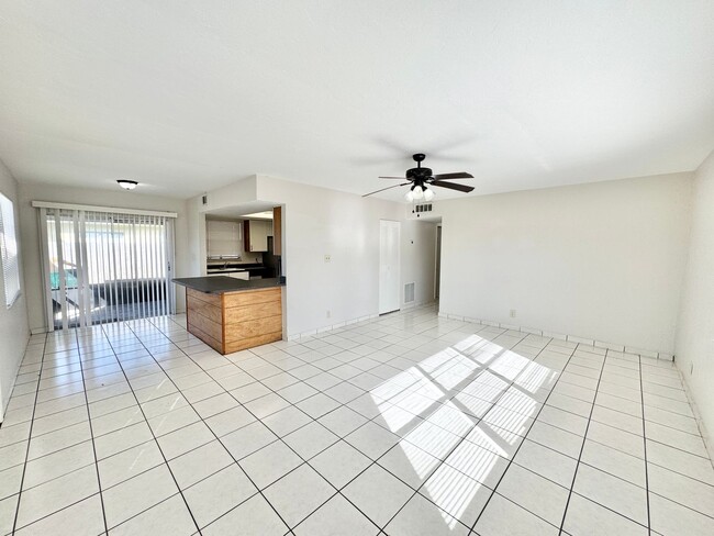 Photo - ** NAPLES PARK ** 3 BED / 2 BATH ** PET OK...