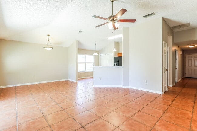 Photo - 8073 Leafcrest Dr