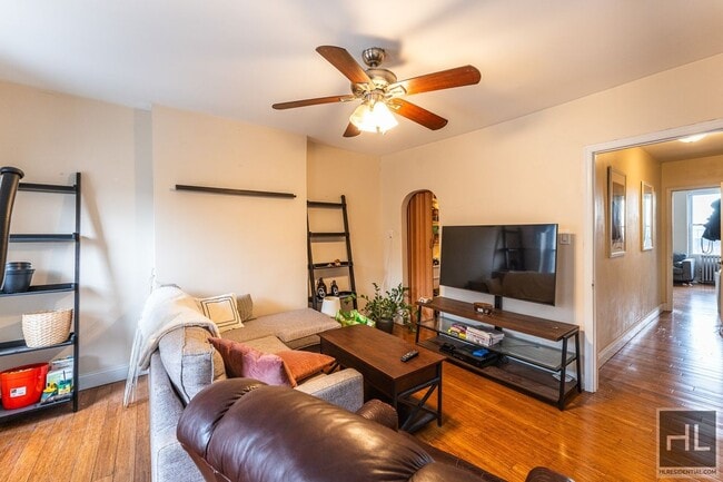 Photo - 4 AVENUE Unit 2