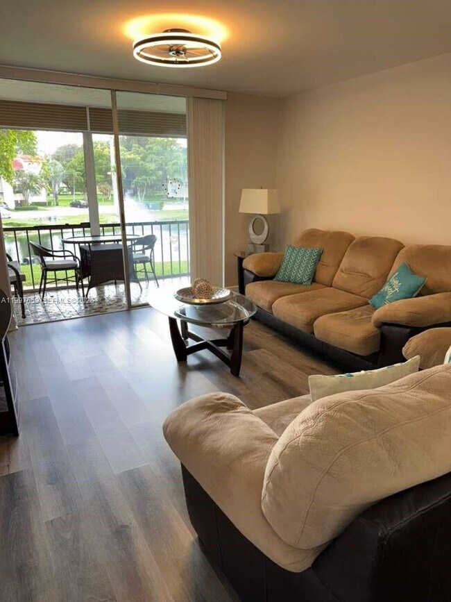 Photo - 691 S Hollybrook Dr Unit 202