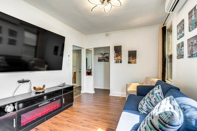 Building Photo - 15 Green Ct Unit ID1301004P