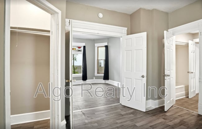 Photo - 2923 N Girard Ave