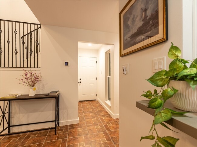 Photo - 10254 Valleywood Dr