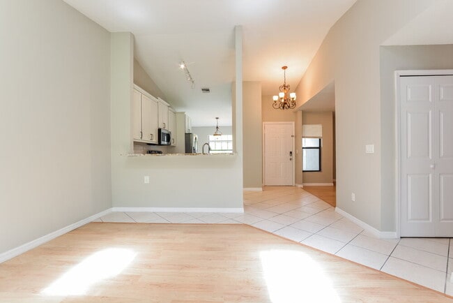 Photo - 1058 Dees Dr