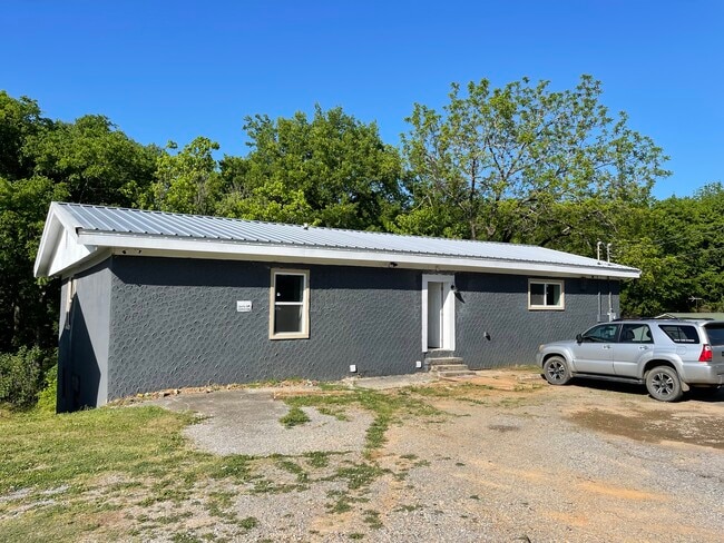 Building Photo - 737 6th St NE Unit 5 Rental