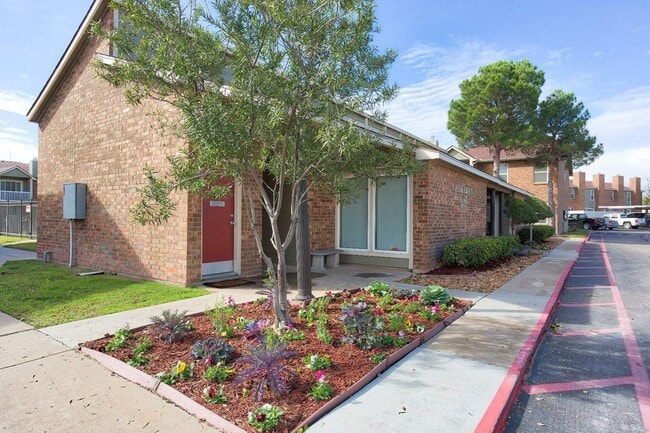 Photo - Pebblebend Apartments