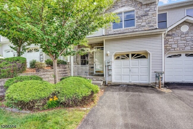 33 Pinfold Ct