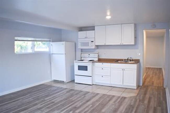 Building Photo - 1340 Orchard Ave Unit 3