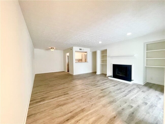 Photo - 320 Park Ridge Cir