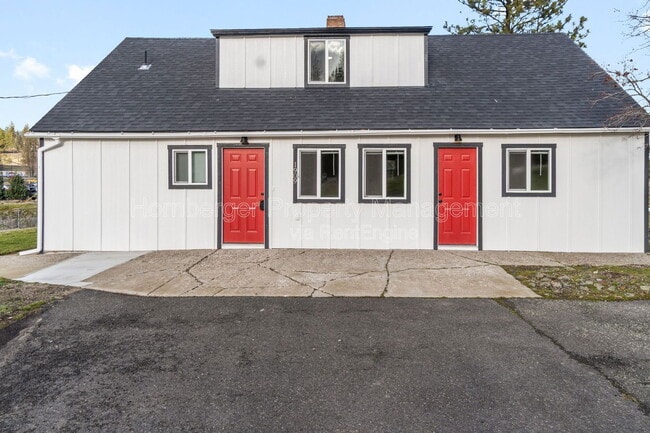 Building Photo - 1909 S Garden Springs Rd