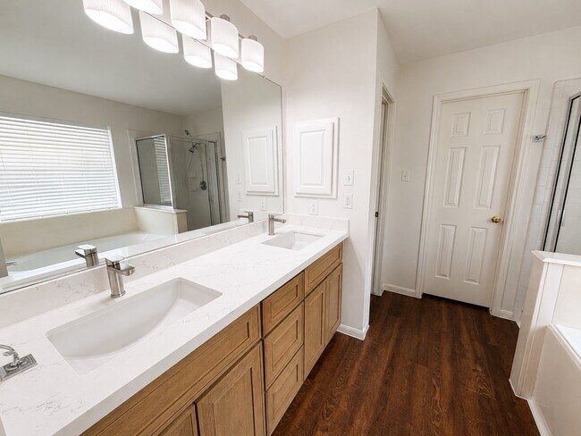 Photo - 6411 Spring Creek St