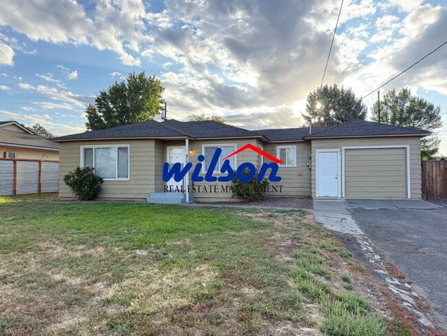 Building Photo - 213 S 48th Ave