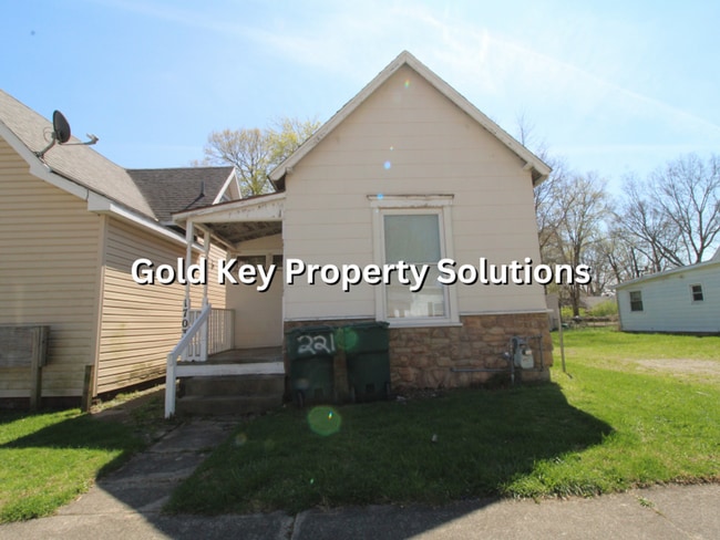 Photo - MUNCIE Cozy 2 BR 1 BA House with Main-Level Laundry (NO SECTION 8)