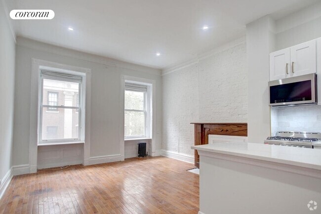 Building Photo - 130 W 73rd St Rental