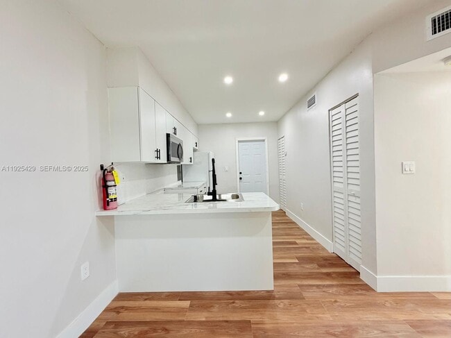 Photo - 4801 NW 33rd Ave Unit 1