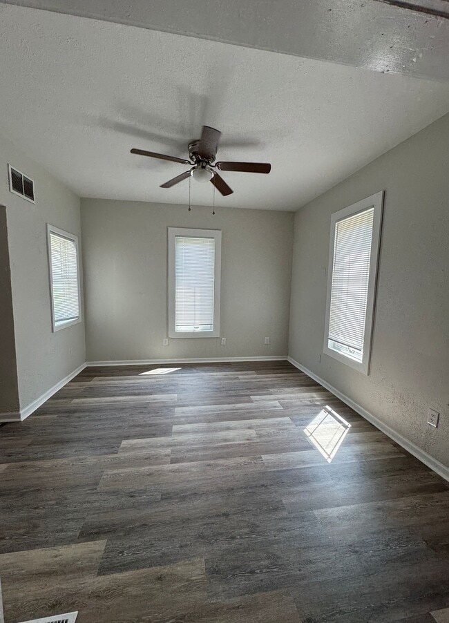Building Photo - 505 N Walnut St Rental