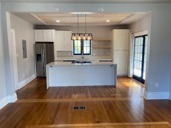 Photo - 519 E Livingston St