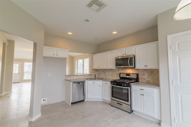 Photo - 2209 Highland Crossing Dr
