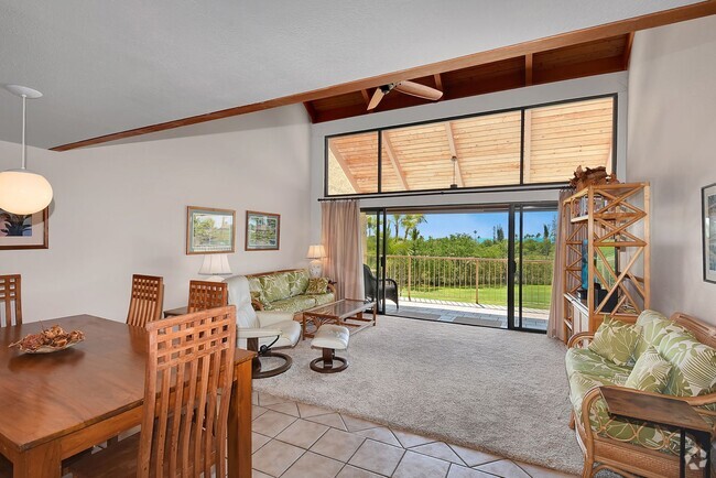 Building Photo - Stunning 3-Bedroom Condo with Golf Course ...