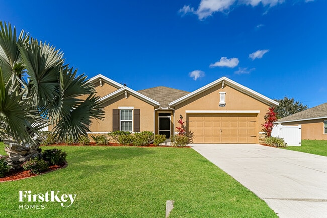 Building Photo - 1716 SW 1st Ave