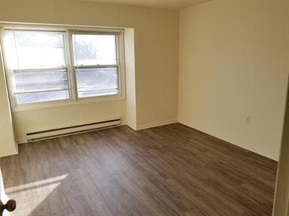 Photo - 2 Bedroom 1.5 Bath Townhome on culdesac with fenced in back yard. Close to Shops and Downtown.