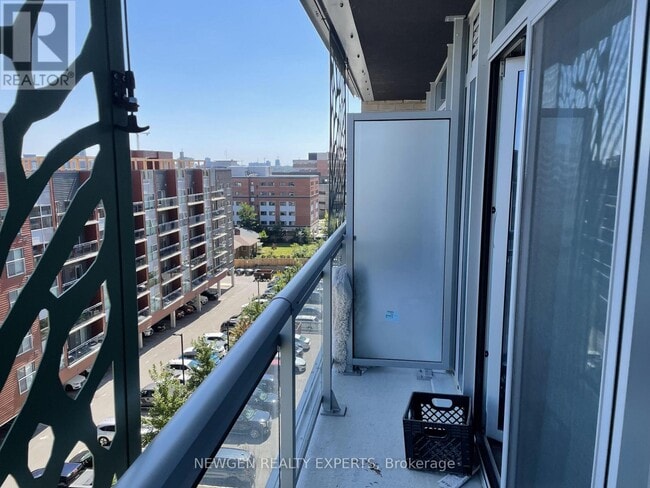 Photo - 250 Albert St Unit 720