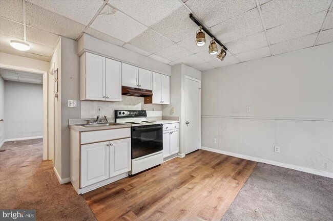 271 N Wycombe Ave Unit 1