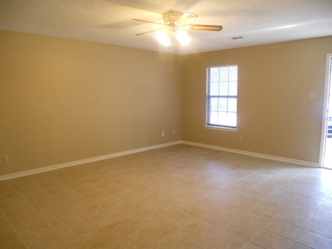 Photo - 115 Chiliwood Ln Unit A