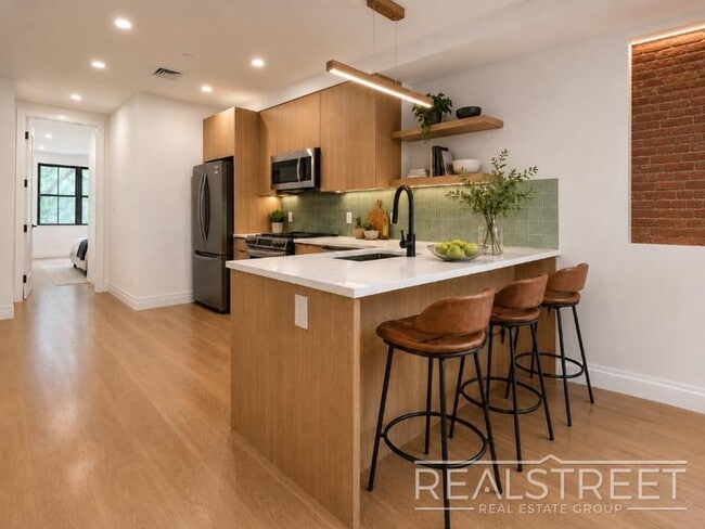 Photo - Spacious Bushwick 3Bed 3 Bath w. Private Outdoor Space Unit 2