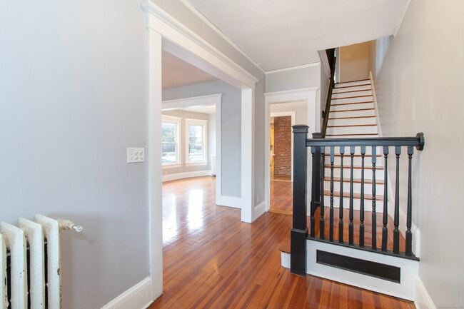 Photo - 1094 Iranistan Ave