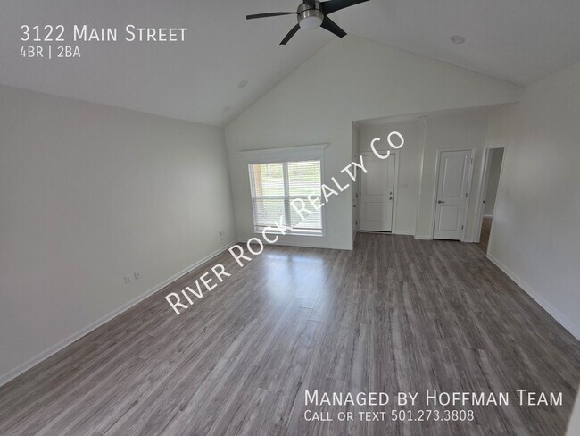 Photo - 3122 Main St