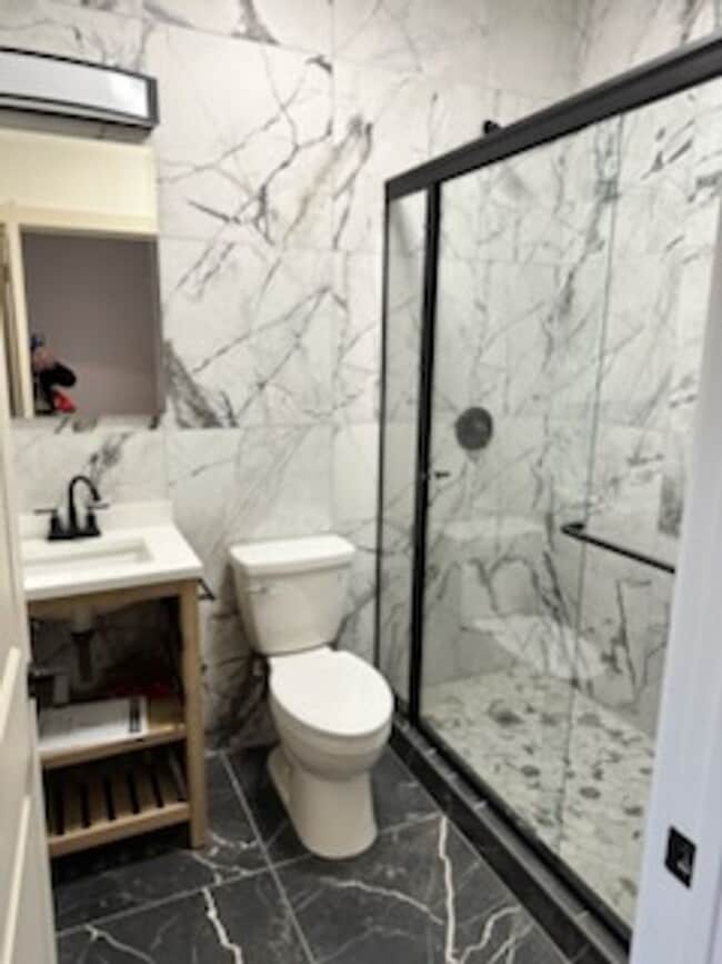 Photo - 1114 W Grand Ave Unit 2