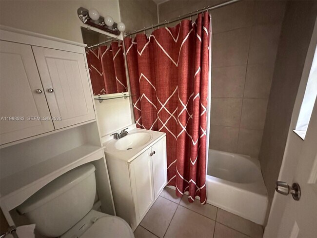 Photo - 565 NE 65th St Unit 2