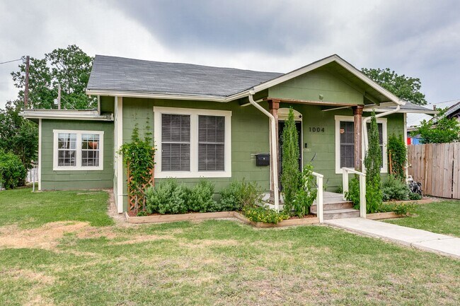 Photo - 1004 Edison Dr