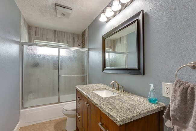 Building Photo - 9621 Rustown Dr Rental