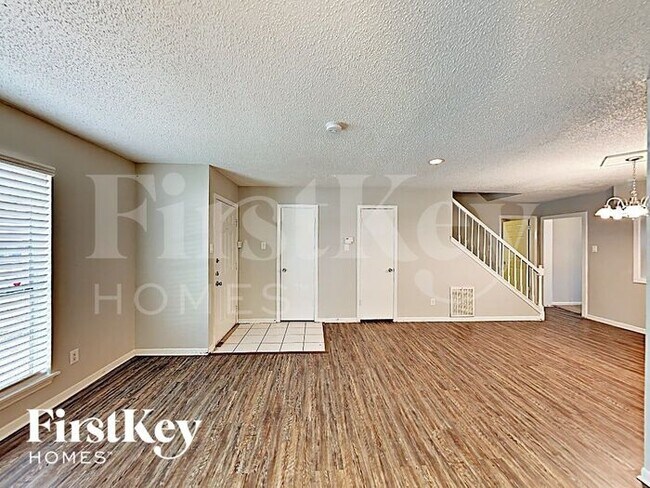 Photo - 16614 Stonerun House