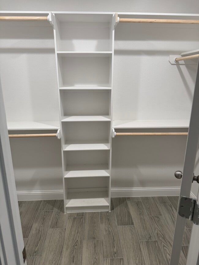 Photo - 2700 Country Club Dr