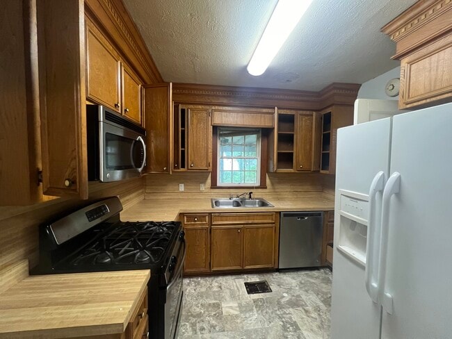 Photo - 563 Belvedere Rd