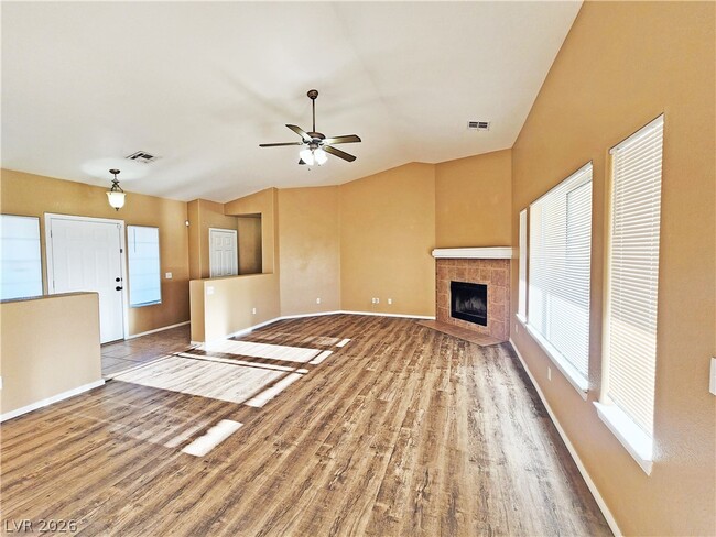 Photo - 3680 Ravine Ave