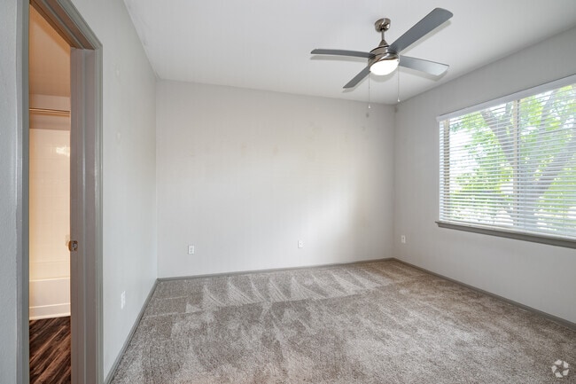 2BR, 2BA - 1,112SF - Sycamore - Bedroom - Lafayette Station
