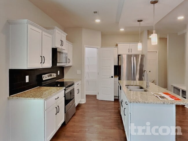 Photo - 124 Lucerne Ln