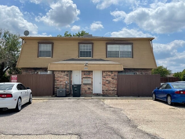 Building Photo - COMING SOON! Unit 2304 Wales Circle - D