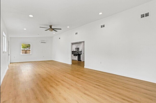 Photo - 3429 Turnabout Loop