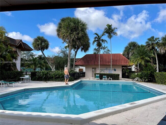 Photo - 9456 SW 77th Ave Unit T4