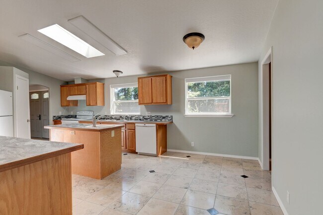 Photo - 811 Patmore Rd Unit House