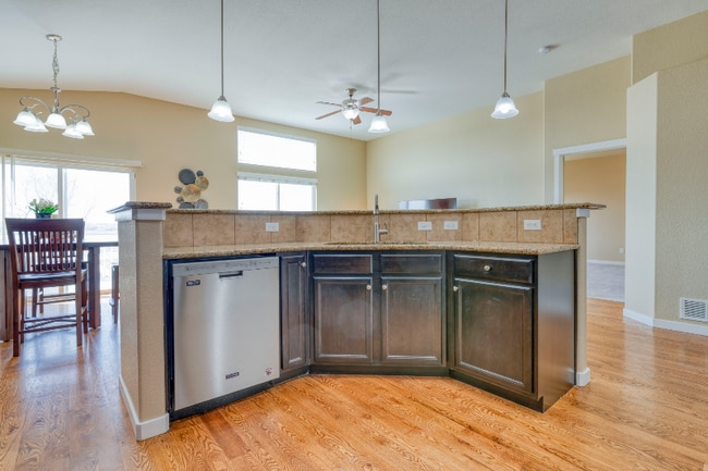 Photo - 7726 Dutch Loop