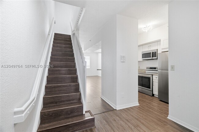 Building Photo - 725 SW 148th Ave Unit 507