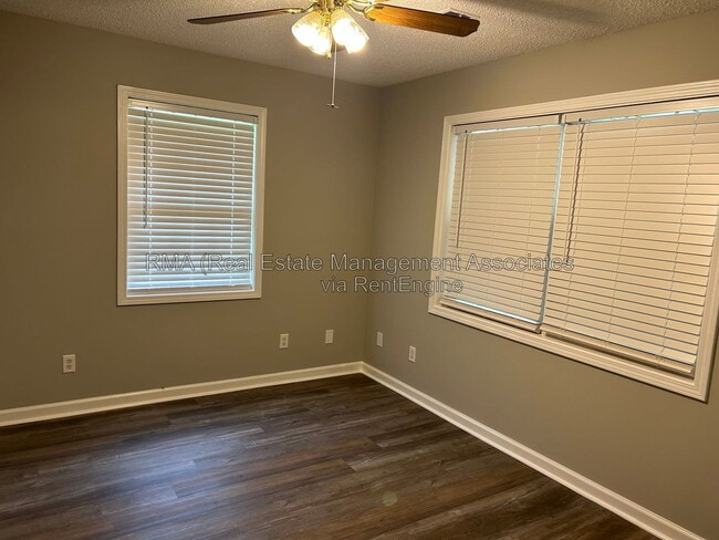 Photo - 103 Bluebird Ln